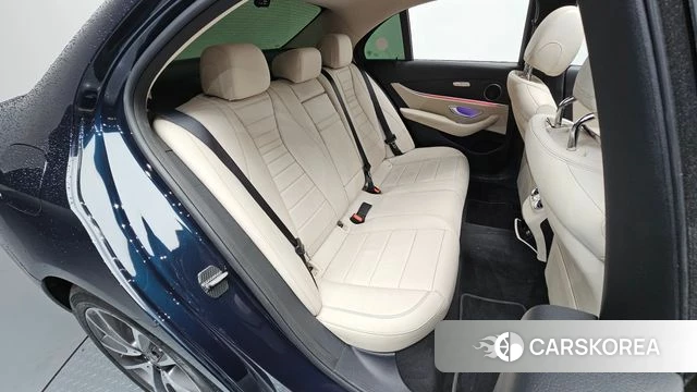Mercedes-Benz E-Class W213 2018 Синий из Кореи, фото 2