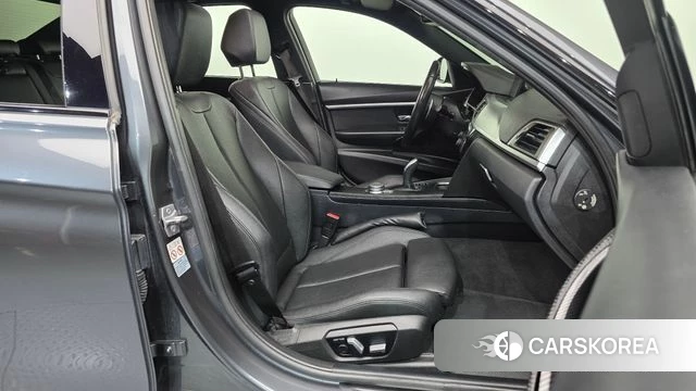 BMW 3 Series (F30) 2018 Серый из Кореи, фото 2
