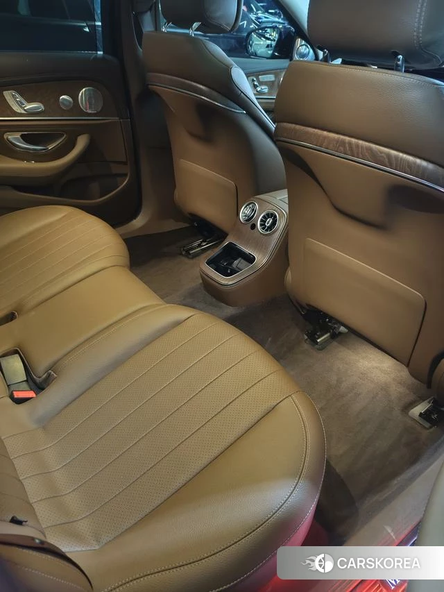 Mercedes-Benz E-Class 2021 Черный из Китая, фото 2