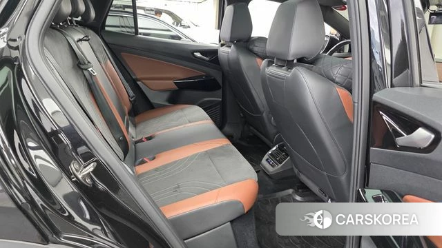 Volkswagen ID.4 2023 Черный из Кореи, фото 2