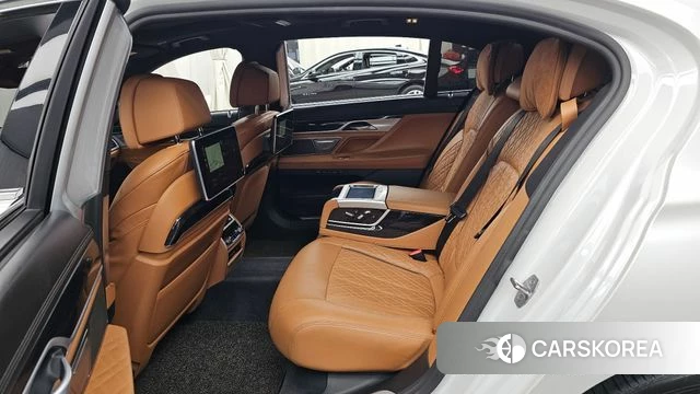BMW 7 Series (G11) 2019 Белый из Кореи, фото 2