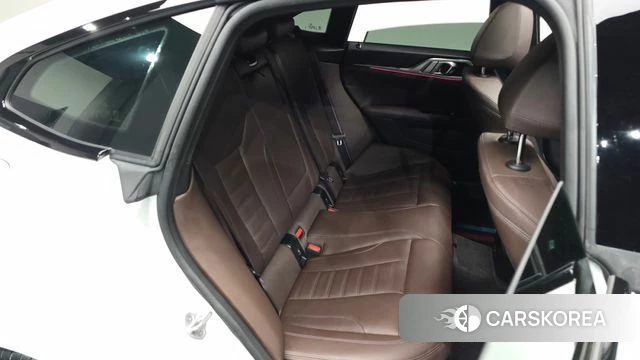 BMW 4 Series (G22) 2025 Белый из Кореи, фото 2