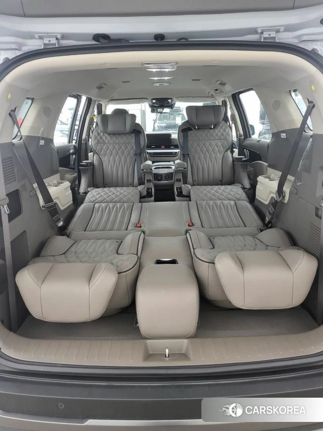 Kia The New Carnival 4th Generation 2026 Серебристо-серый из Кореи, фото 2