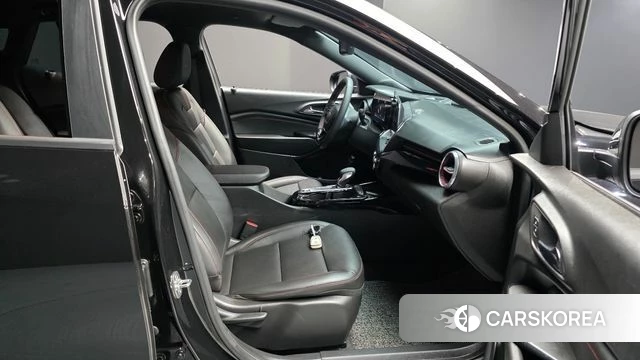 Chevrolet (GM Daewoo) Trax Crossover 2024 Черный из Кореи, фото 2