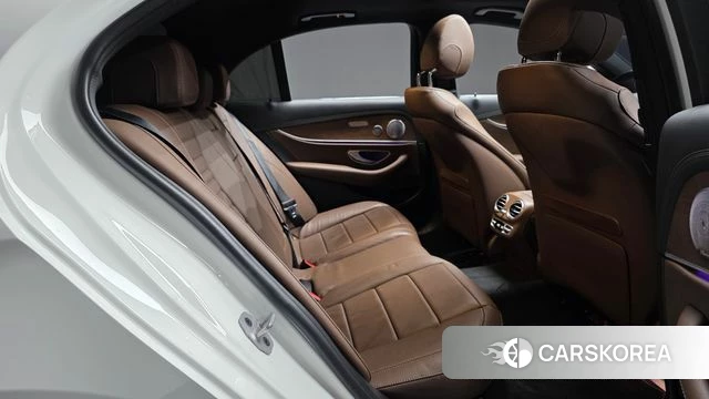 Mercedes-Benz E-Class W213 2021 Белый из Кореи, фото 2
