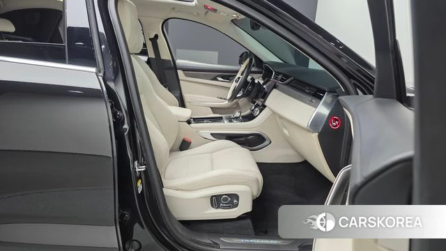 Jaguar F-PACE 2022 Черный из Кореи, фото 2