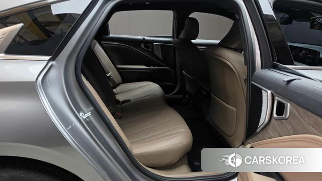 Kia K8 Hybrid 2023 Серебристо-серый из Кореи, фото 2