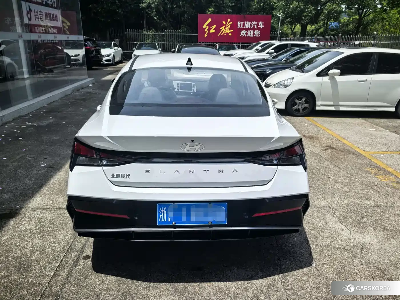 Hyundai Elantra 2026 Белый из Китая, фото 2
