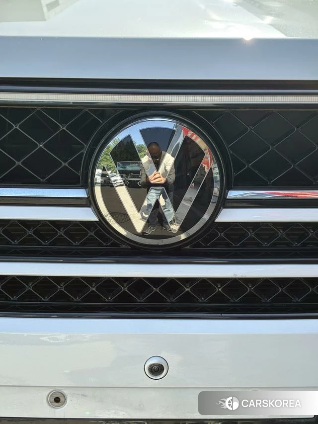 Volkswagen Tavendor 2022 Белый из Китая, фото 2