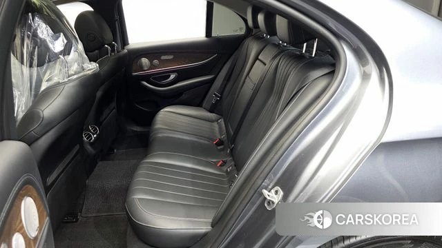 Mercedes-Benz E-Class W213 2019 Серебристо-серый из Кореи, фото 2