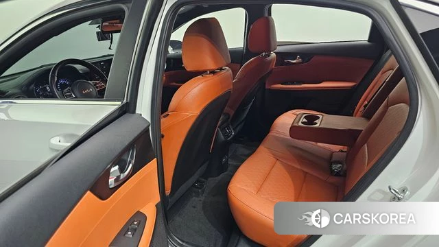 Kia The New K3 2nd generation 2021 Белый из Кореи, фото 2