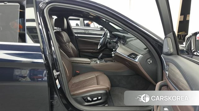 BMW 5 Series (G30) 2020 Черный из Кореи, фото 2