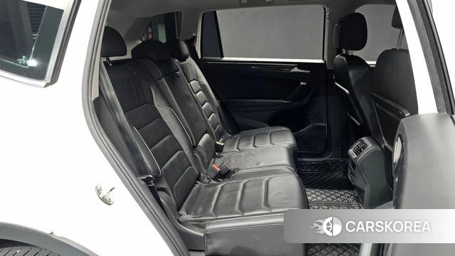 Volkswagen Tiguan Allspace 2018 Белый из Кореи, фото 2