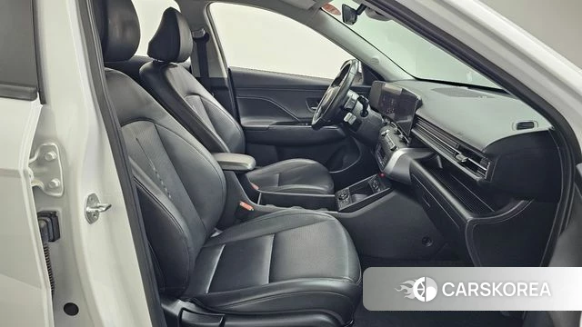 Hyundai Kona (SX2) 2023 Белый из Кореи, фото 2