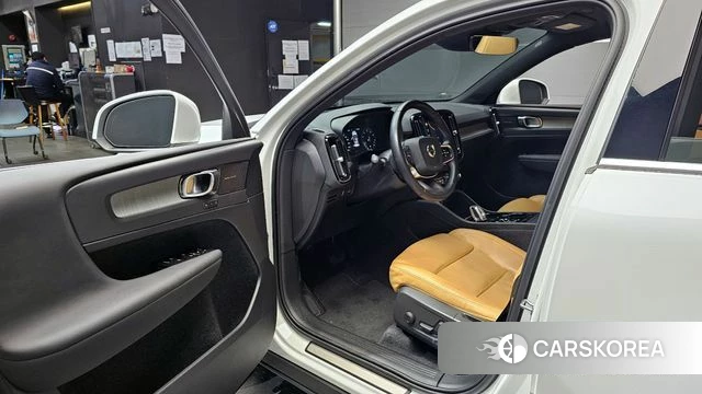 Volvo XC40 2021 Белый из Кореи, фото 2
