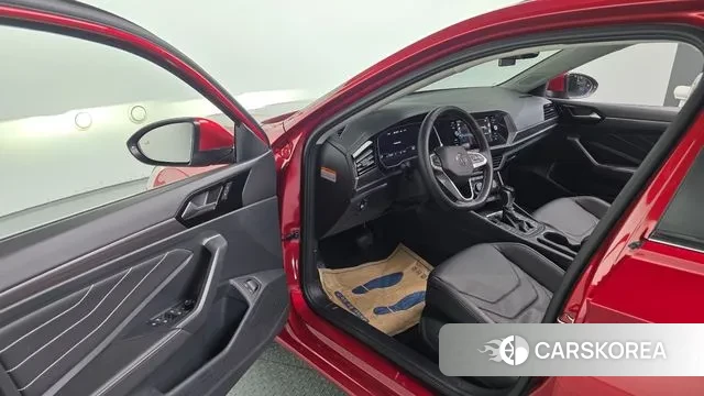 Volkswagen 7th Generation of Jetta 2024 Красный из Кореи, фото 2