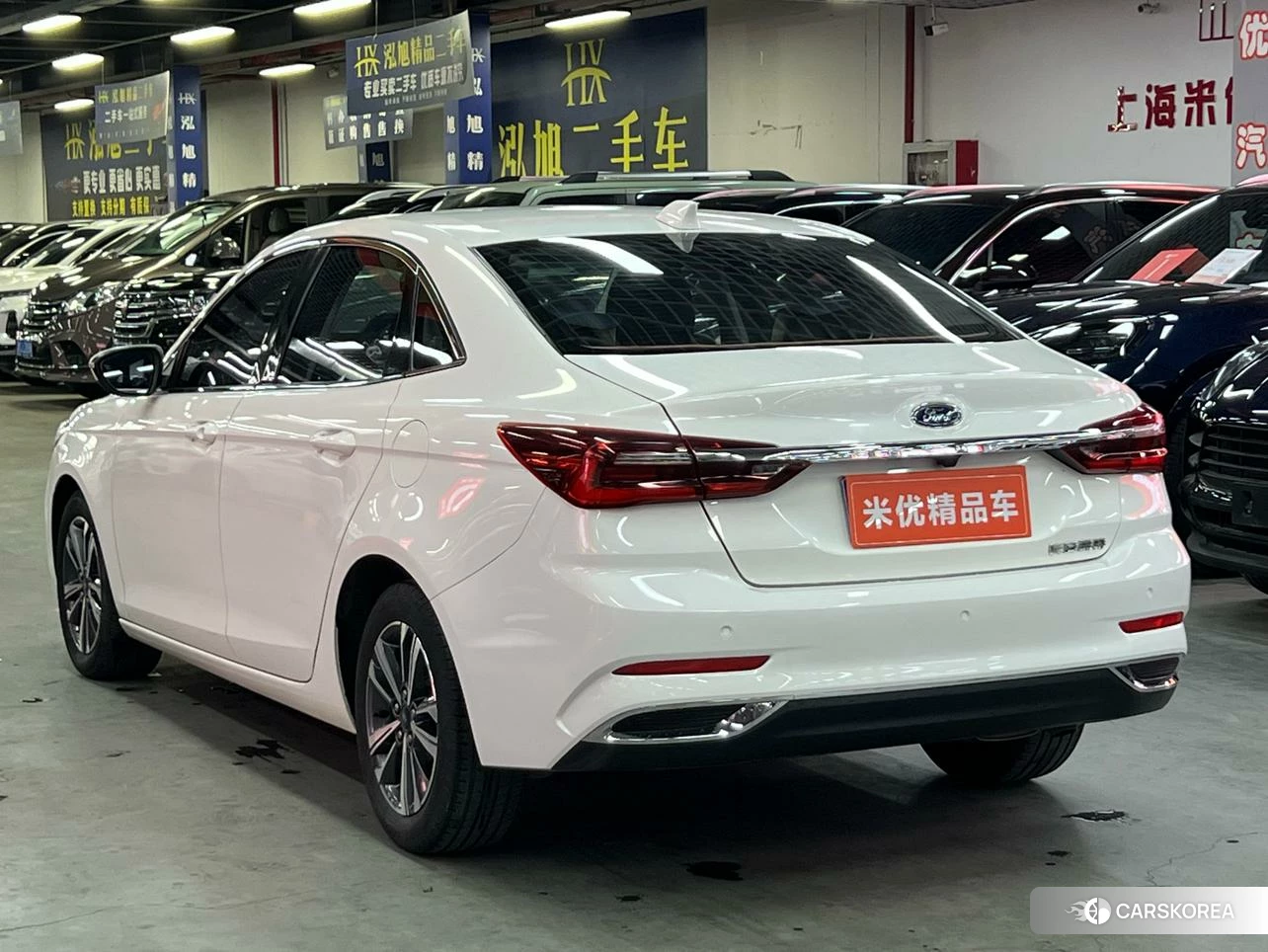 Ford Escort 2021 Белый из Китая, фото 2