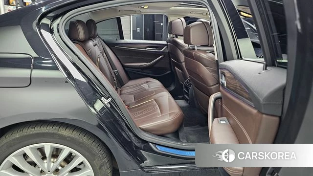 BMW 5 Series (G30) 2020 Черный из Кореи, фото 2