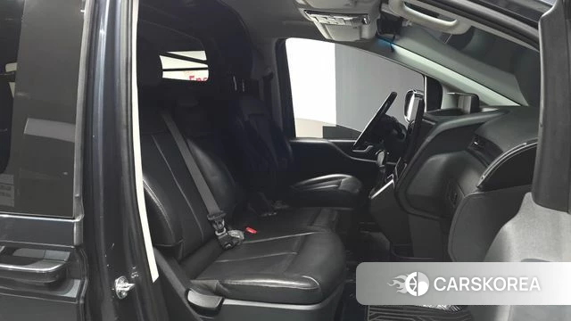 Hyundai Staria 2023 Серый из Кореи, фото 2