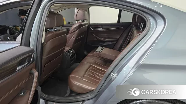 BMW 5 Series (G30) 2018 Небесно-голубой из Кореи, фото 2