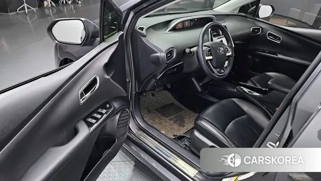 Toyota Prius 4th Generation 2018 Белый из Кореи, фото 2