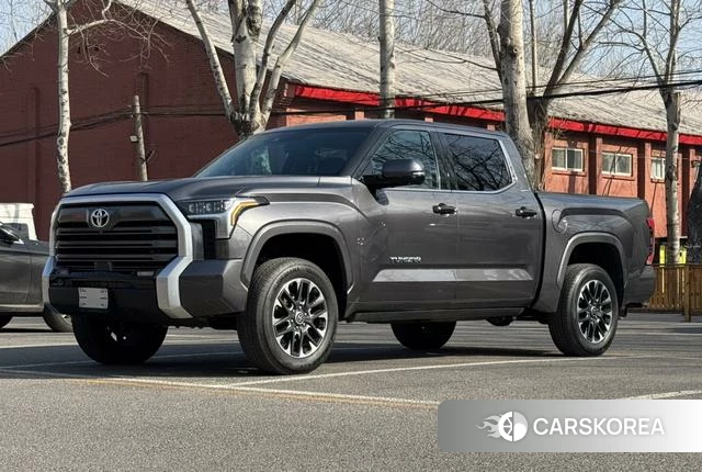 Toyota Tundra 2022 Черный из Китая, фото 2