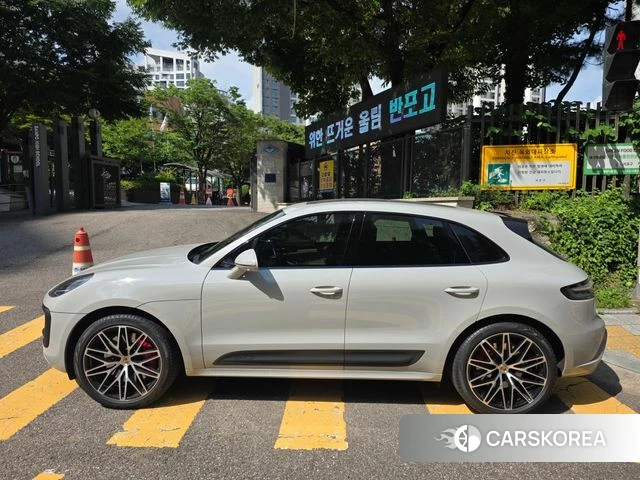 Porsche Macan 2023 Серебристо-серый из Кореи, фото 3