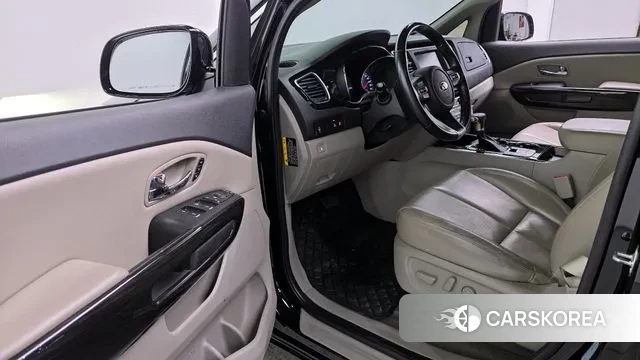 Kia The New Carnival 2019 Черный из Кореи, фото 2