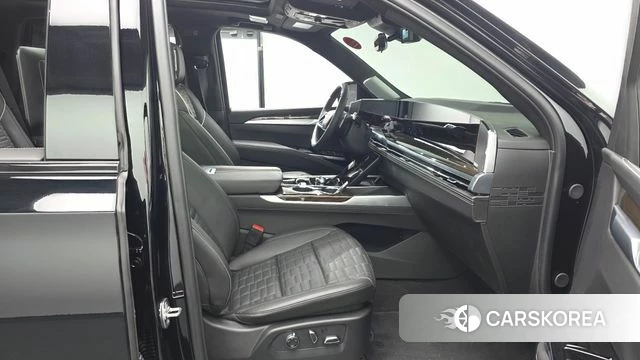 Cadillac Escalade 5th Generation 2026 Черный из Кореи, фото 2