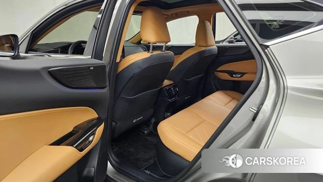 Lexus NX350h Second generation 2025 Песочный из Кореи, фото 2