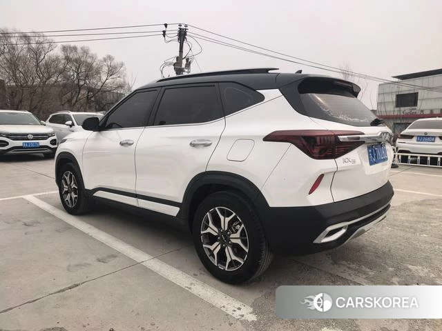 Kia KX3 2023 Белый из Китая, фото 2