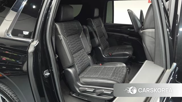 Cadillac Escalade 5th Generation 2022 Черный из Кореи, фото 2