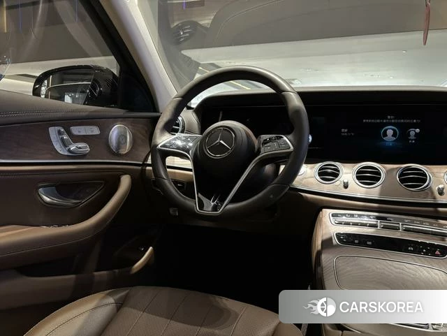 Mercedes-Benz E-Class 2023 Черный из Китая, фото 2