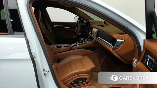 Porsche Panamera (971) 2023 Белый из Кореи, фото 2