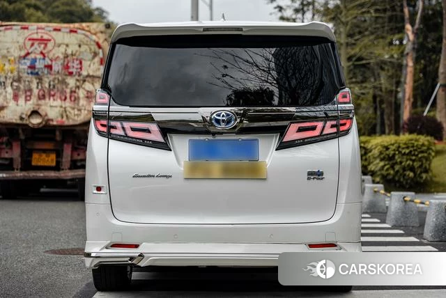 Toyota Vellfire 2021 Белый из Китая, фото 2