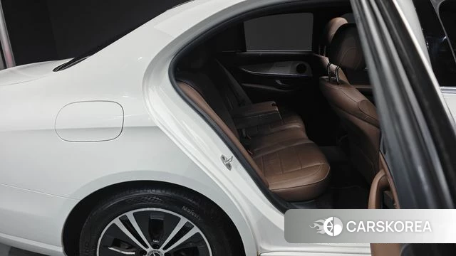 Mercedes-Benz E-Class W213 2021 Белый из Кореи, фото 2