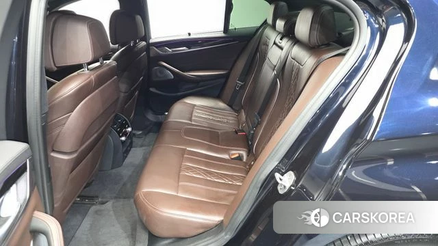 BMW 5 Series (G30) 2019 Черный из Кореи, фото 2