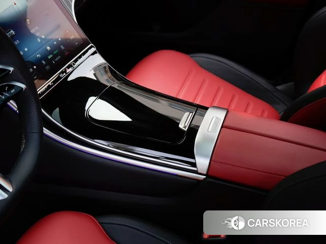 Mercedes-Benz GLC 2024 Белый из Китая, фото 2
