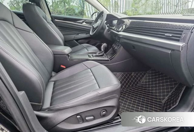 Volkswagen Passat 2022 Черный из Китая, фото 2