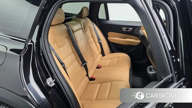 Volvo V60 Cross-Country 2nd Generation 2021 Черный из Кореи, фото 2