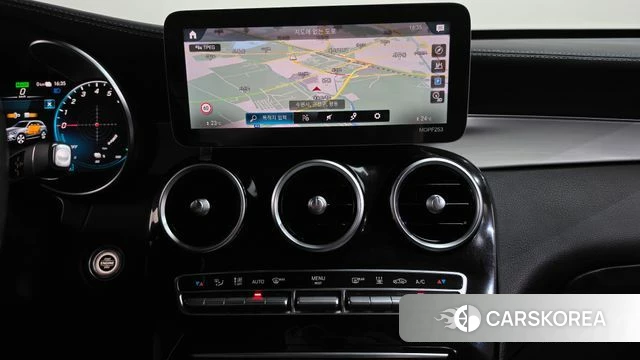 Mercedes-Benz GLC-Class X253 2021 Белый из Кореи, фото 2