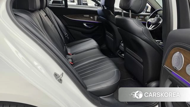 Mercedes-Benz E-Class W213 2018 Белый из Кореи, фото 2
