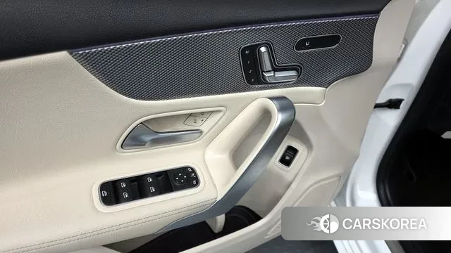 Mercedes-Benz A-Class W177 2020 Белый из Кореи, фото 2