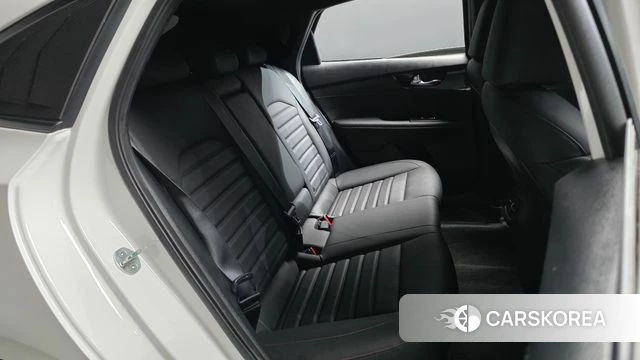 Kia The New K3 2nd generation 2021 Белый из Кореи, фото 2