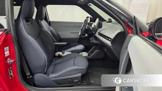 Mini Cooper Electric 4th Generation 2024 Красный из Кореи, фото 2