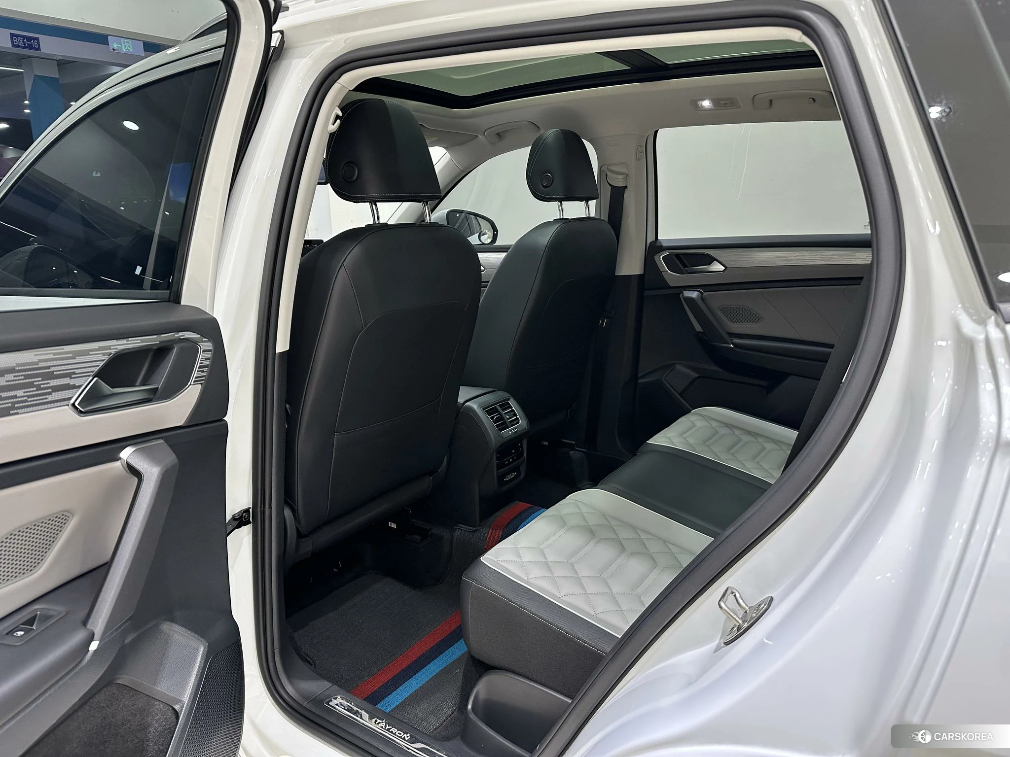 Volkswagen Tayron 2022 Белый из Китая, фото 2