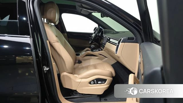 Porsche Cayenne (PO536) 2020 Черный из Кореи, фото 2