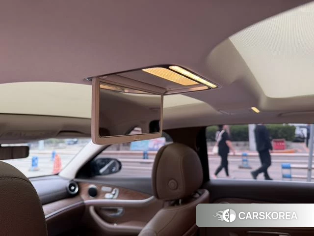 Mercedes-Benz E-Class 2023 Черный из Китая, фото 2