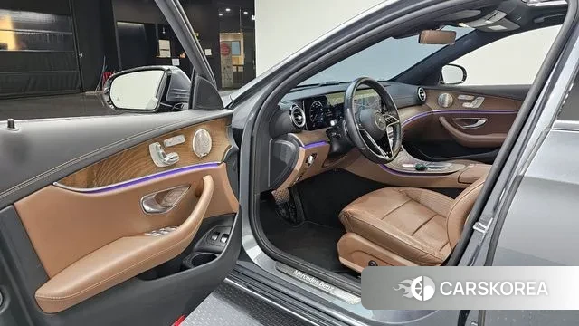 Mercedes-Benz E-Class W213 2021 Серый из Кореи, фото 2