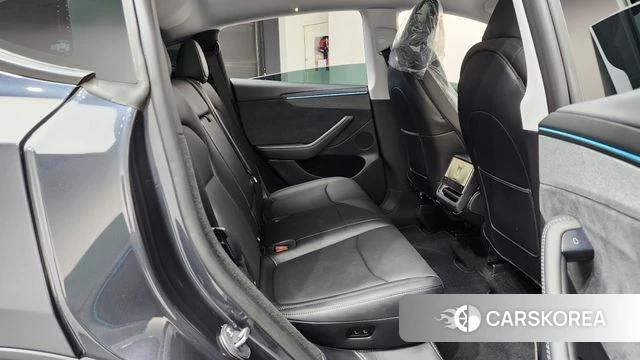 Tesla Model Y 2025 Серый из Кореи, фото 2